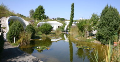 Earth_house_estate