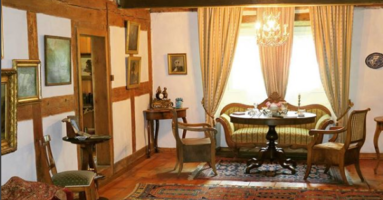 Historic_Hotel